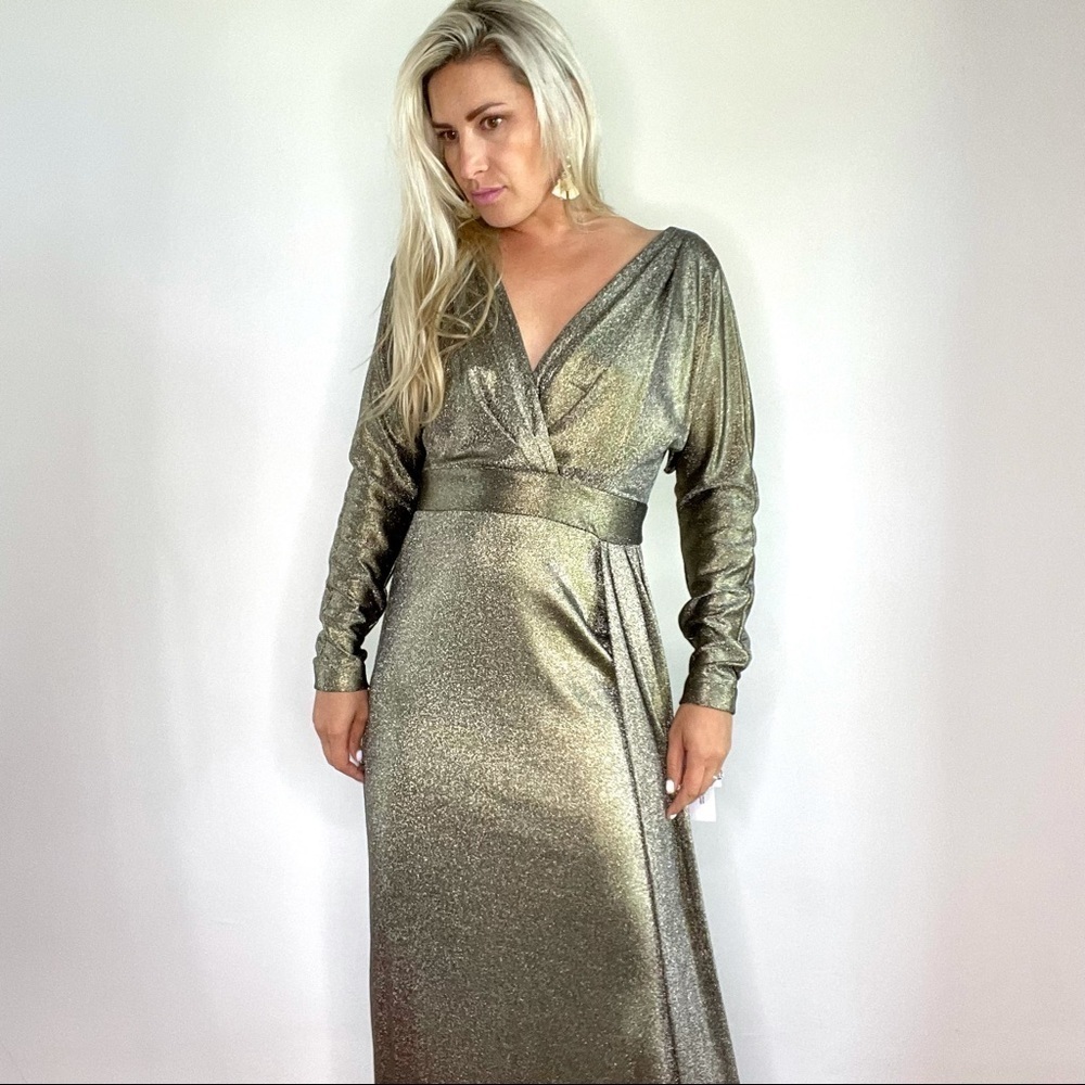 Teri Jon $570 Gold Shimmer Long Sleeve Gown w/Slit